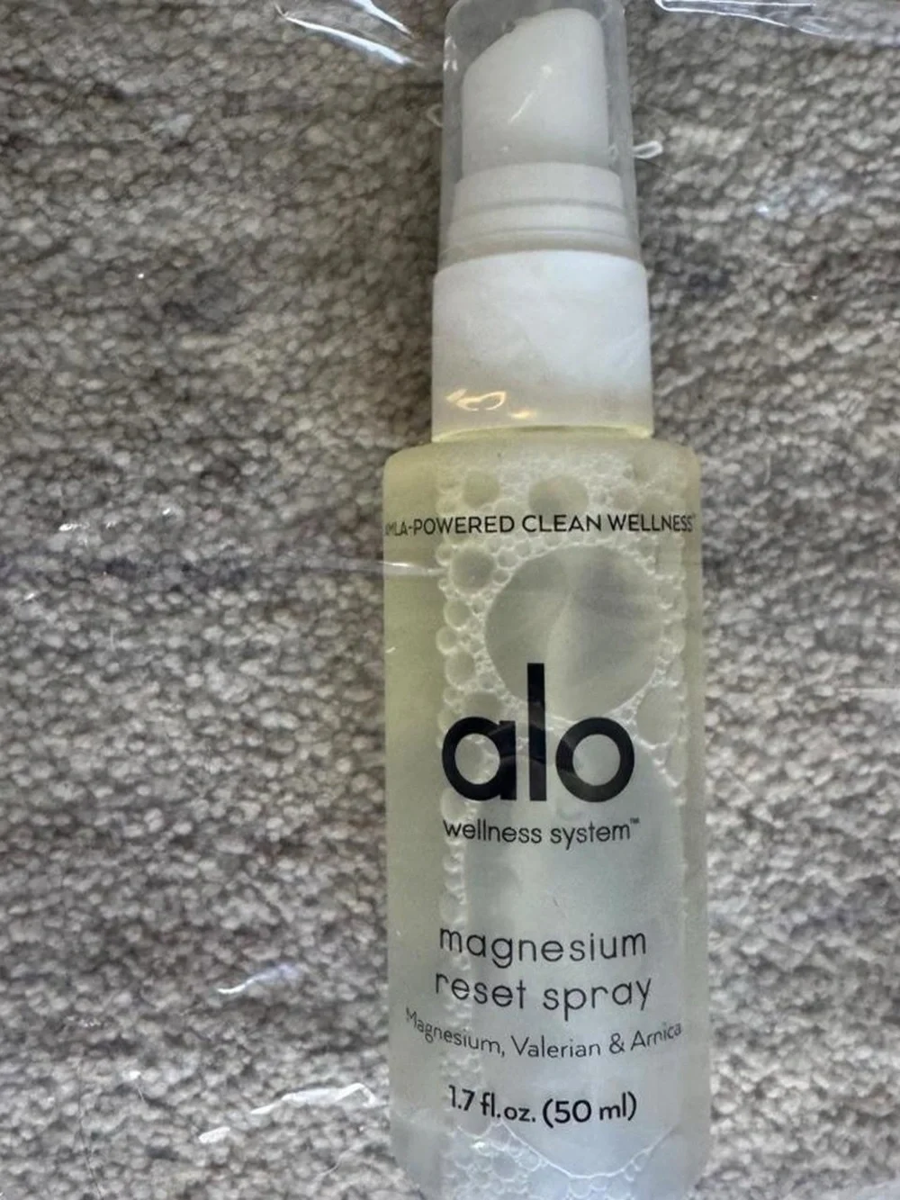 New Alo Yoga Magnesium Reset Spray 1.7oz 50ml Travel Size Valerian & Aroma
